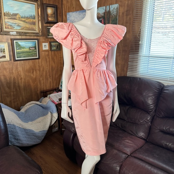 Vintage Peach Ruffle Dress - Picture 6 of 8